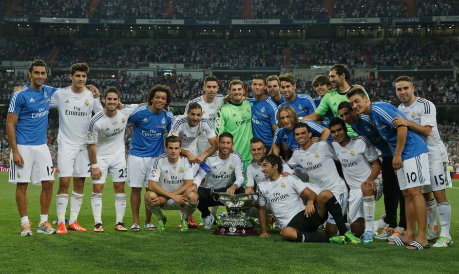 U22国足力克韩国U22，球迷在球员谢场时高喊“雄起”