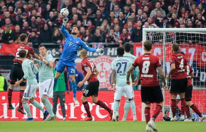 梅罗时代终章将至，哈兰德是否会成为世界杯新王候选人？（梅罗谢幕在即，哈兰德会是世界杯新王热门吗？）