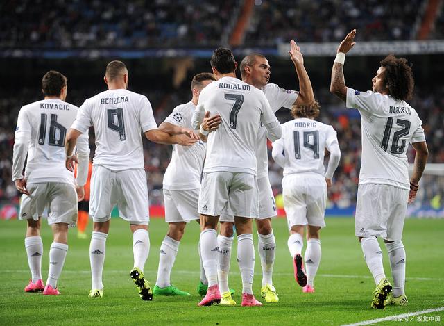 莱特利尔：内马尔上大号时从来不关门，他害怕自己被锁进去