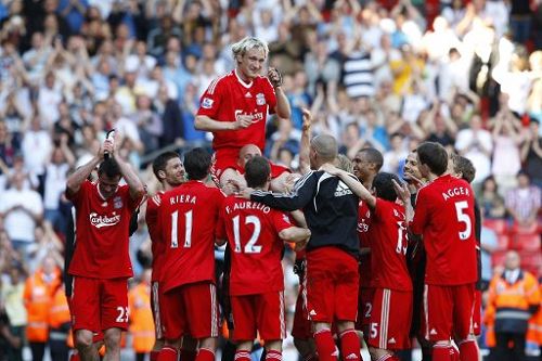 中超赛场争议判罚：VAR引发讨论,