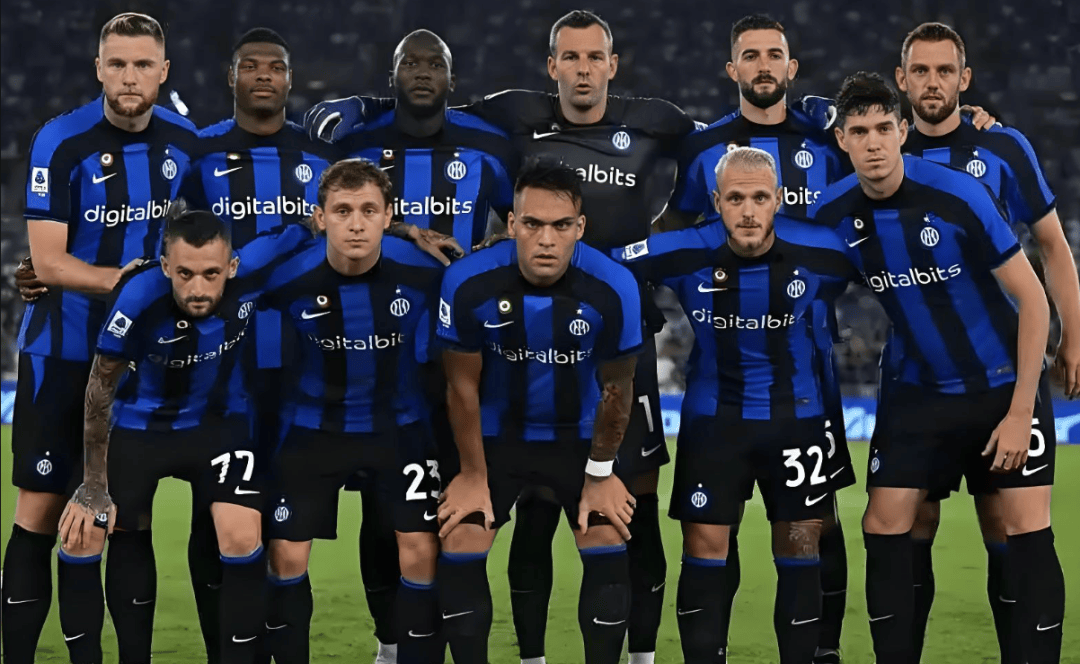 詹姆斯篮板抢断关键时刻锁定胜局